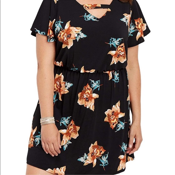 Maurices Flora V-neck Ruffled Sleeve Dress Size 2 - Picture 5 of 6